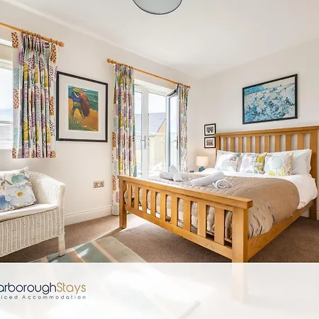 Holiday home Claremont House - *