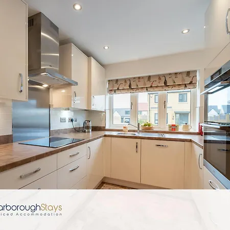 Holiday home Claremont House - *